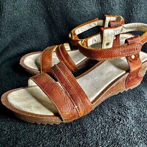 Merrell Dark Tan Revalli Aura Post Leather Sandal Size 9 Women's-Never Worn!